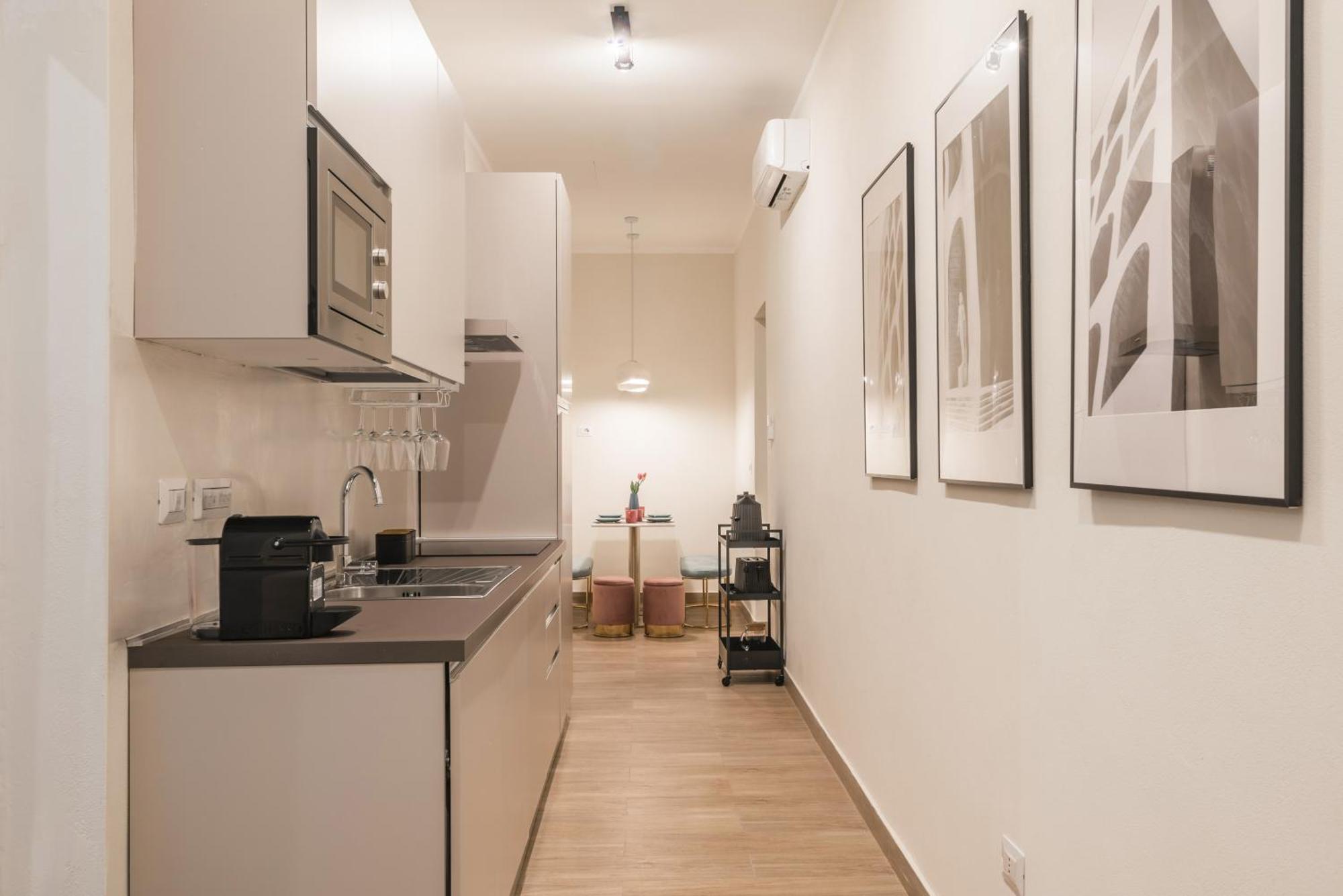 C3 Top Class Apartment, 2 Camere Da Letto, 2 Bagni, Giardino Distante 15 Minuti A Piedi Da Fontana Di Trevi 로마 외부 사진